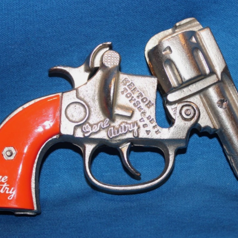 VINTAGE KENTON GENE AUTRY CAST IRON DUMMY CAP GUN W/BOX - 1940s - MINT /PRISTINE