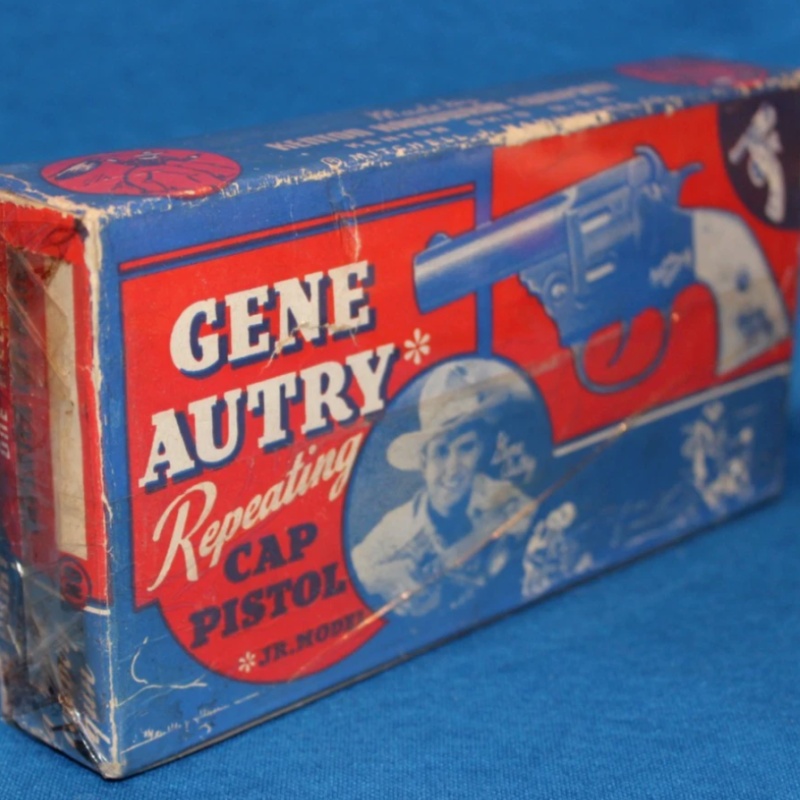 VINTAGE KENTON GENE AUTRY CAST IRON DUMMY CAP GUN W/BOX - 1940s - MINT /PRISTINE
